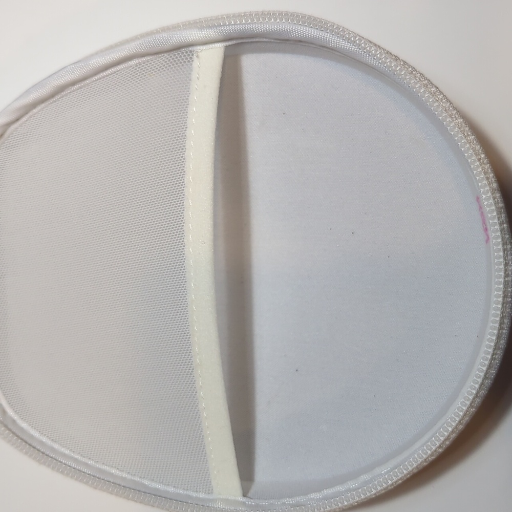 Beats by Dr Dre hard shell zip case for headphones - Picture 4 of 11